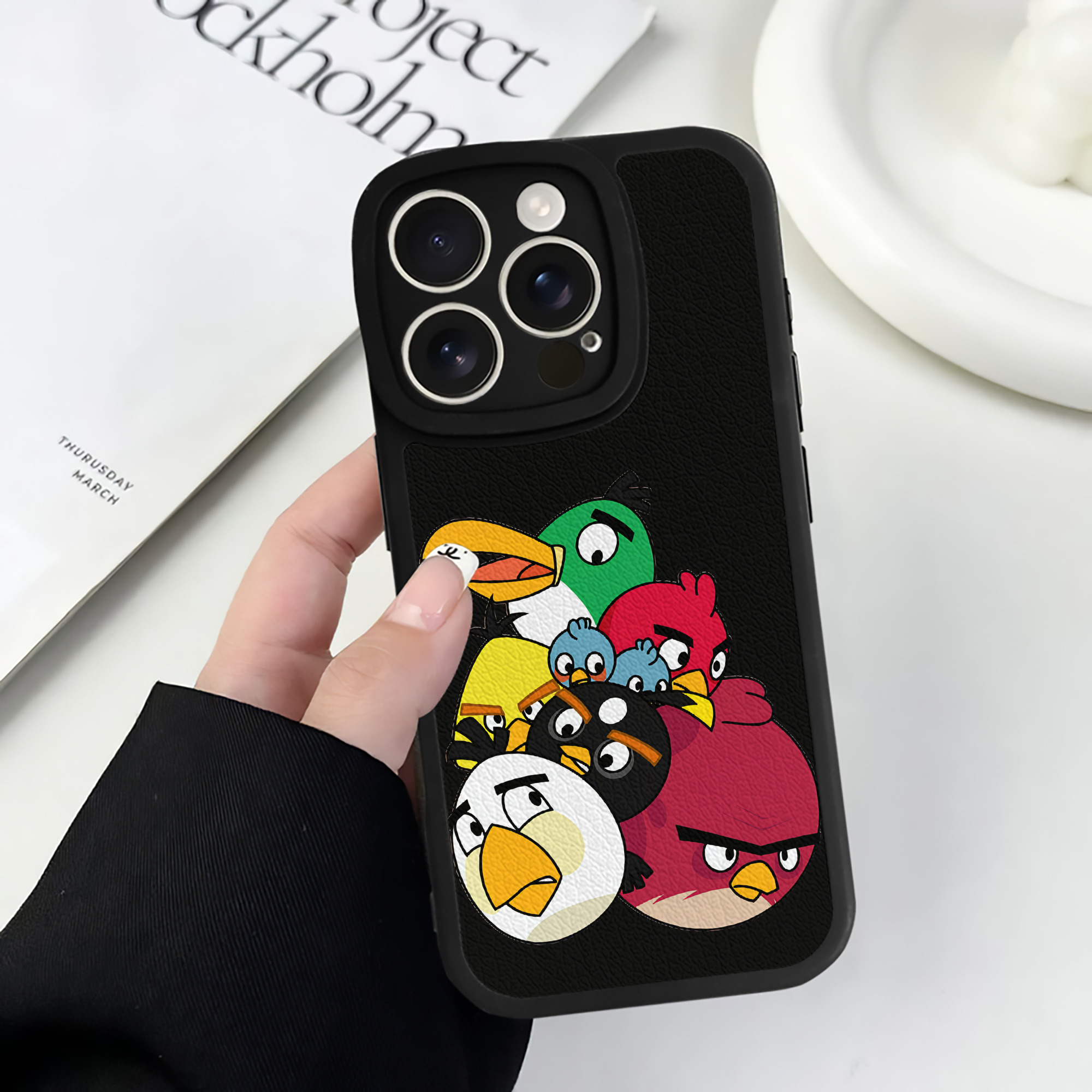 （画像用） Angry Birds アングリーバード 【iPhone 16シリーズ対応】シリコンスマホケース（レザー調） 材質：シリコン